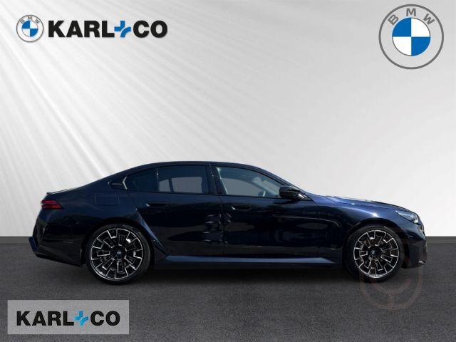 BMW M5 Limousine Carbon B&W Panorama IconicGlow LHZ