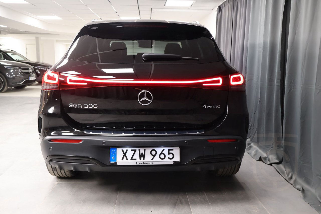 Mercedes-Benz EQA 300 4MATIC AMG PREMIUM NIGHT KEYLESS LED