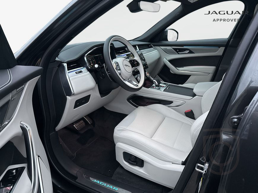 Jaguar F-Pace D300 AWD R-Dynamic SE 221 kW, 5-türig (Di