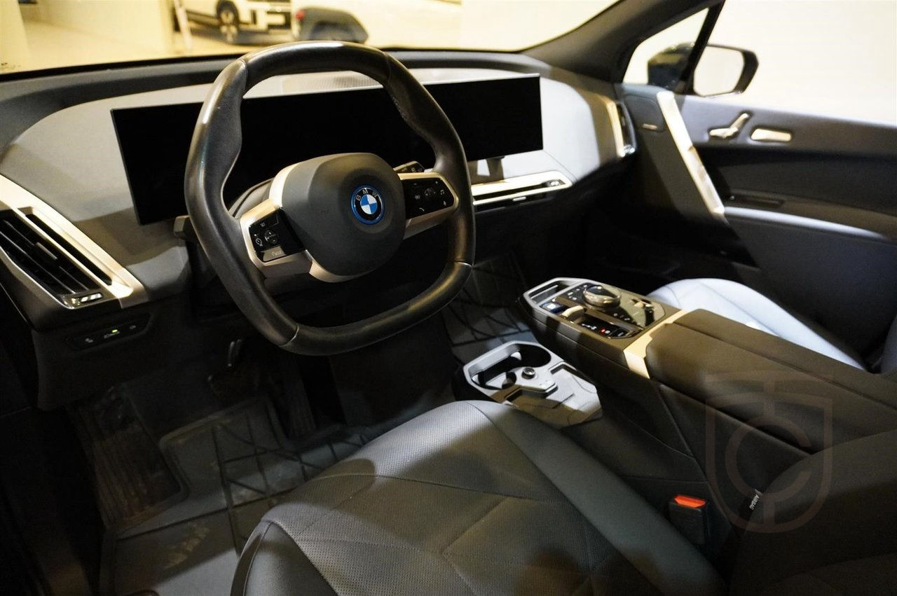 BMW iX xDrive50 Sportpaket Laserlights 22 Serviceavtal