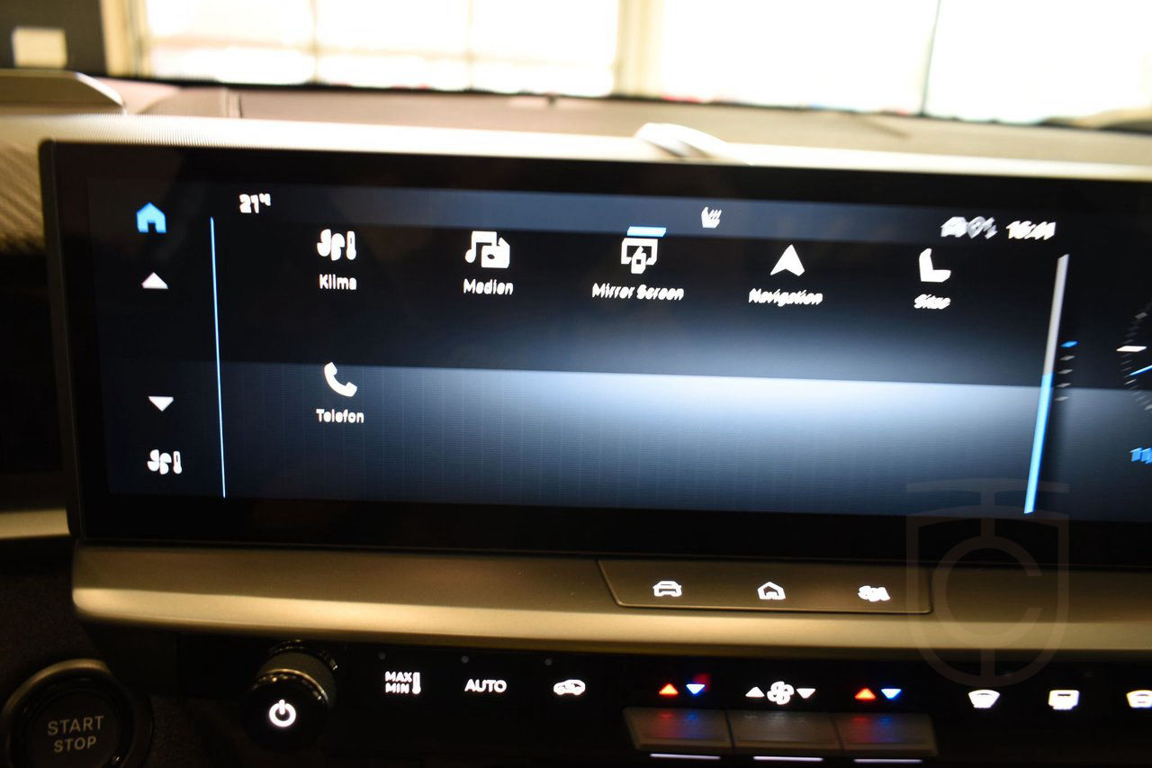 Opel Grandland Ultimate Hybrid Panorama