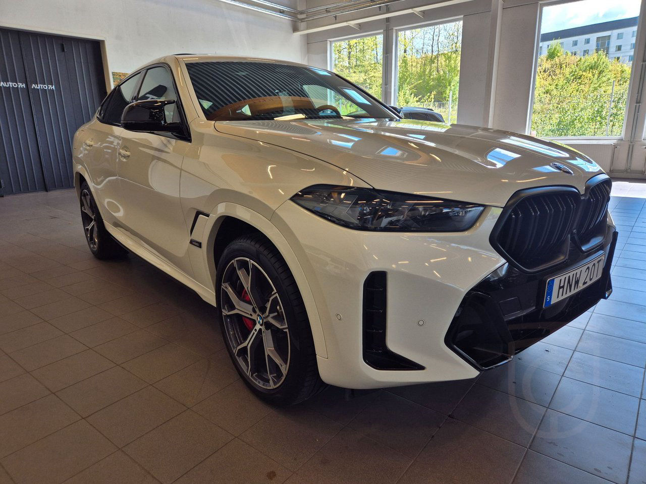 BMW X6 M60i