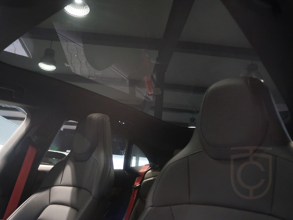 Porsche Taycan 4 Cross Turismo*2024*BRD*PANO*HUD*PASM*