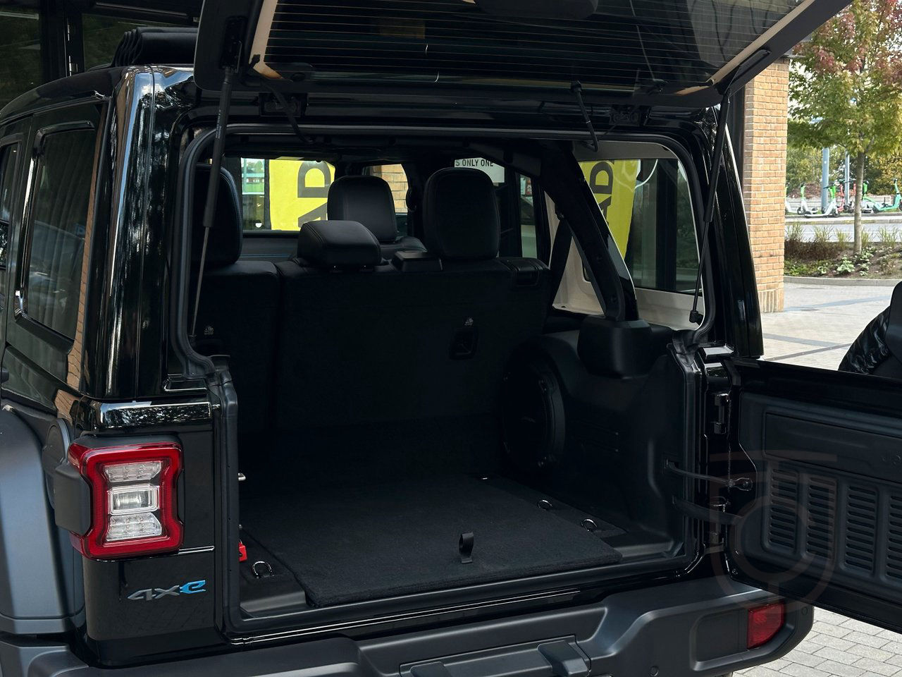 Jeep Wrangler Rubicon Unlimited Sky One Touch - FACELIFT