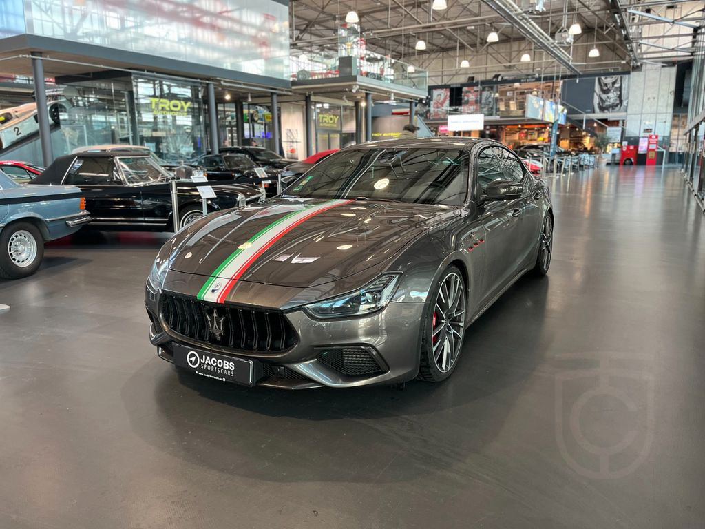 Maserati Ghibli 3.8 V8 Trofeo*B&W*CARBON EXT.*F.ASSIST*