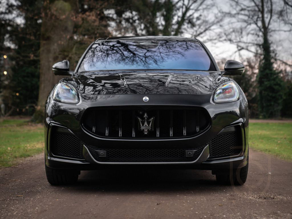 Maserati Grecale 3.0 V6 Trofeo 530pk | Sonus Faber | pano