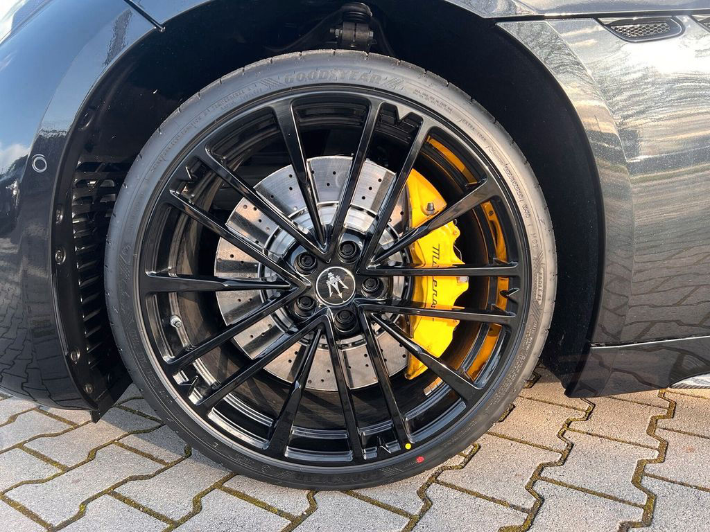 Maserati GranCabrio Trofeo V6 AWD ACC HUD LED