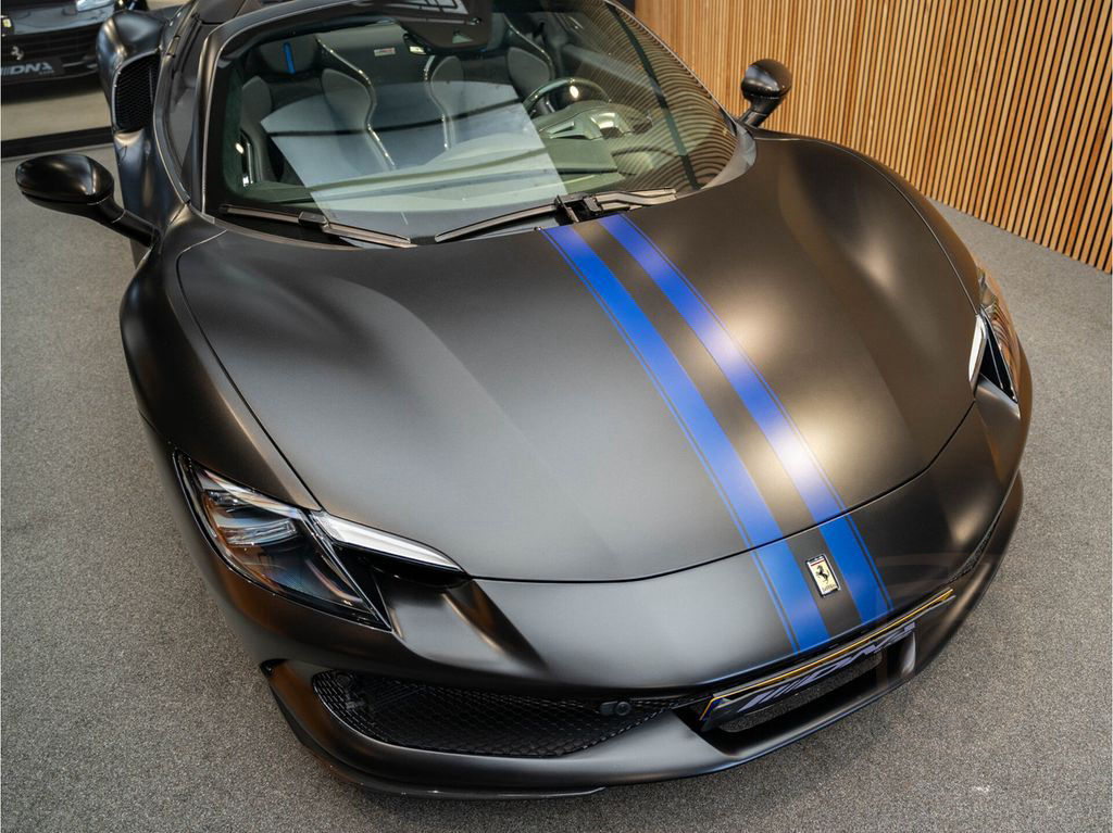 Ferrari 296 GTS Painted Stripes Full Carbon 296 3.0 V6 G