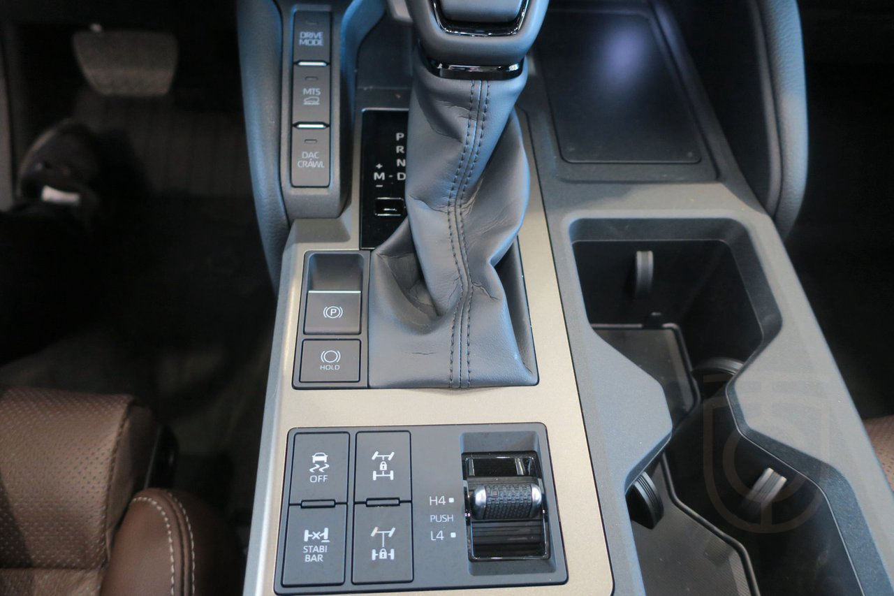 Toyota Land Cruiser 2.8 4WD Executive