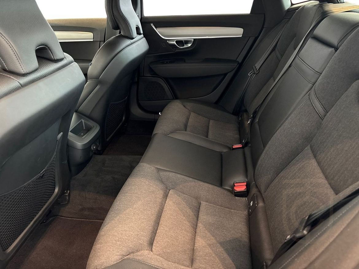 Volvo S90 B4 FWD Bensin Momentum Advanced