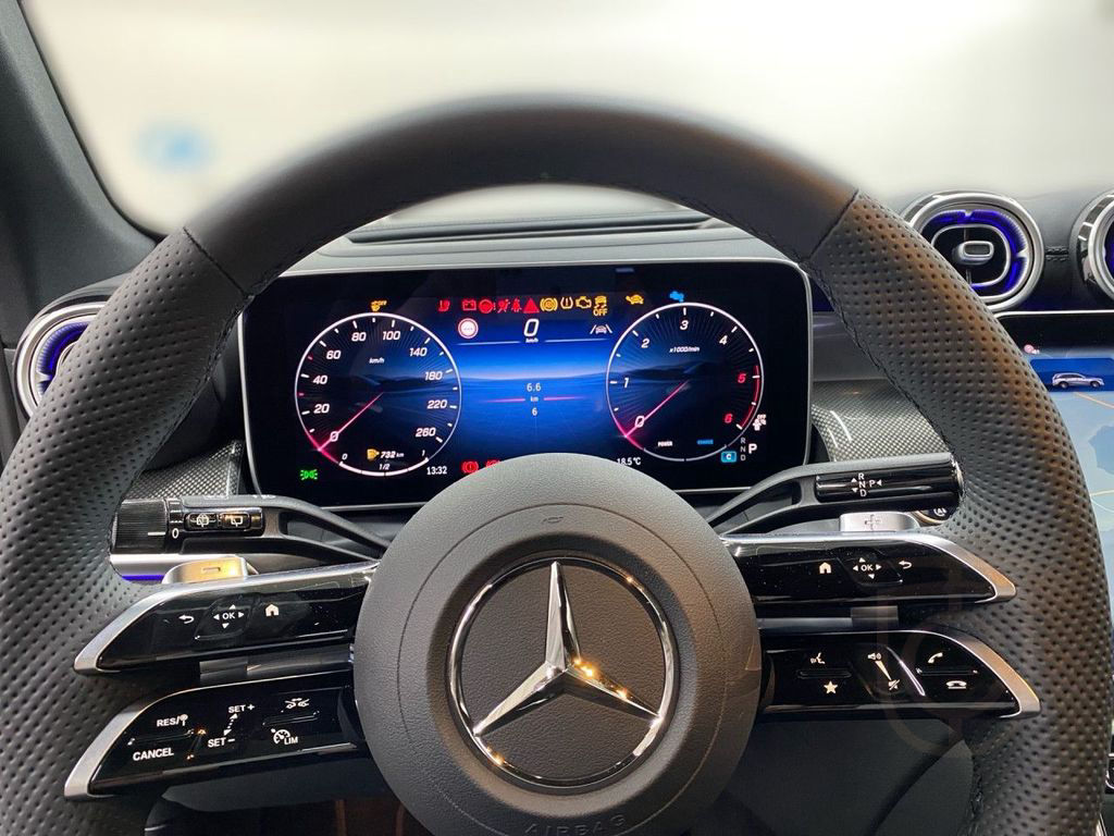 Mercedes-Benz GLC 300 d 4Matic AMG+HUD+PANO+AHK+DIGITAL+360°
