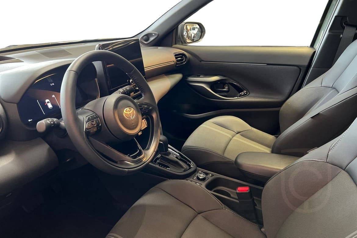 Toyota Yaris Cross Hybrid 130 AWD-i 1,5 PREMIERE EDITION PAN