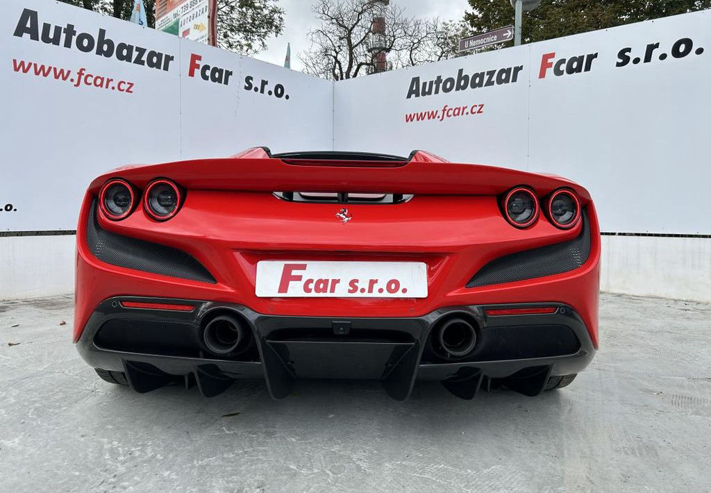 Ferrari F8