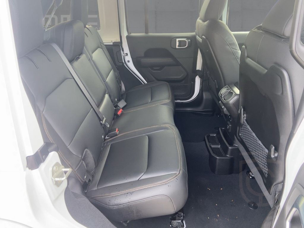 Jeep Wrangler Sahara 2.0l 272 PS, Sky Power Dach