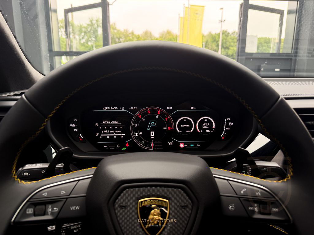 Lamborghini URUS SE HYBRID4.0 V8/PANO/HEAD-UP/COOL SEAT