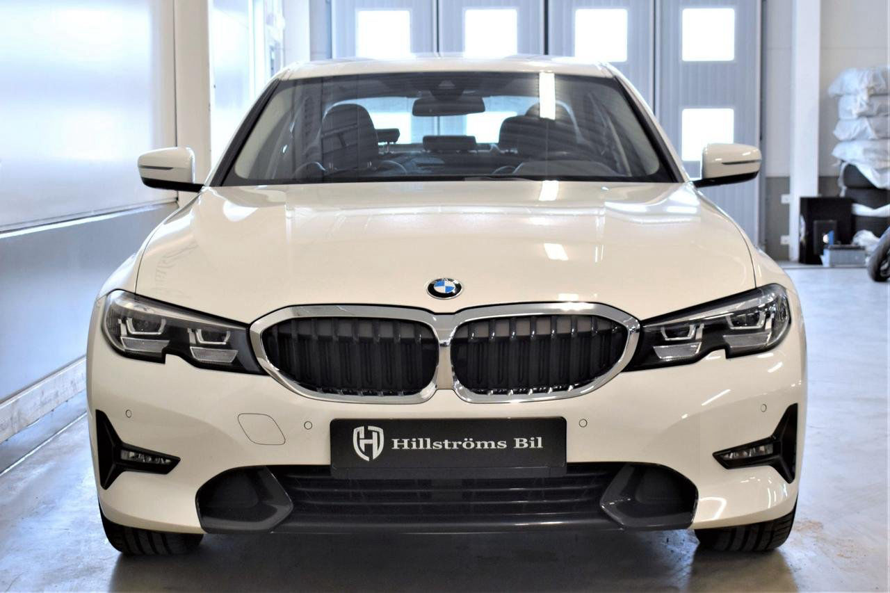 BMW 320 i SEDAN