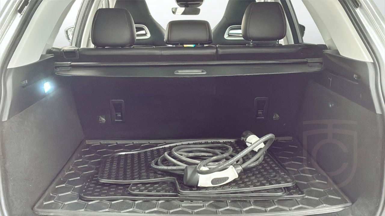 MG EHS PLUG-IN HYBRID LUXURY