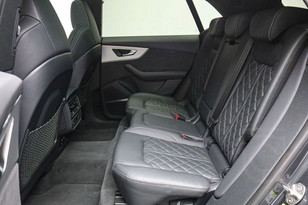 Audi Q8 60 TFSIe quattro S-LINE*PANO*AHK*HUD*LEDER*HD
