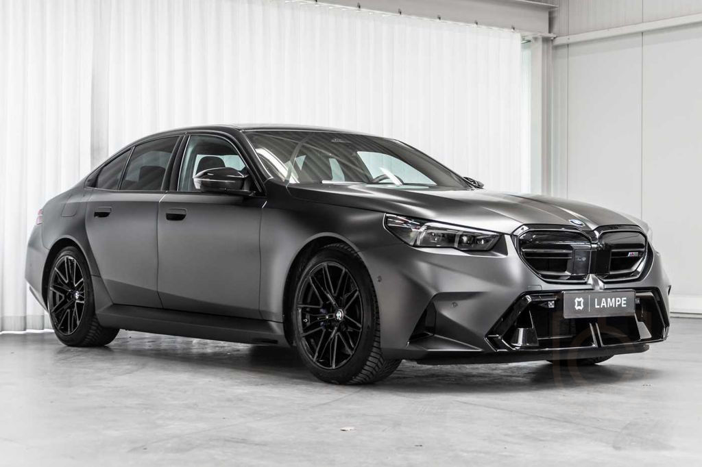 BMW M5 Bowers & Wilkins Panoramadak Head-Up Keyless
