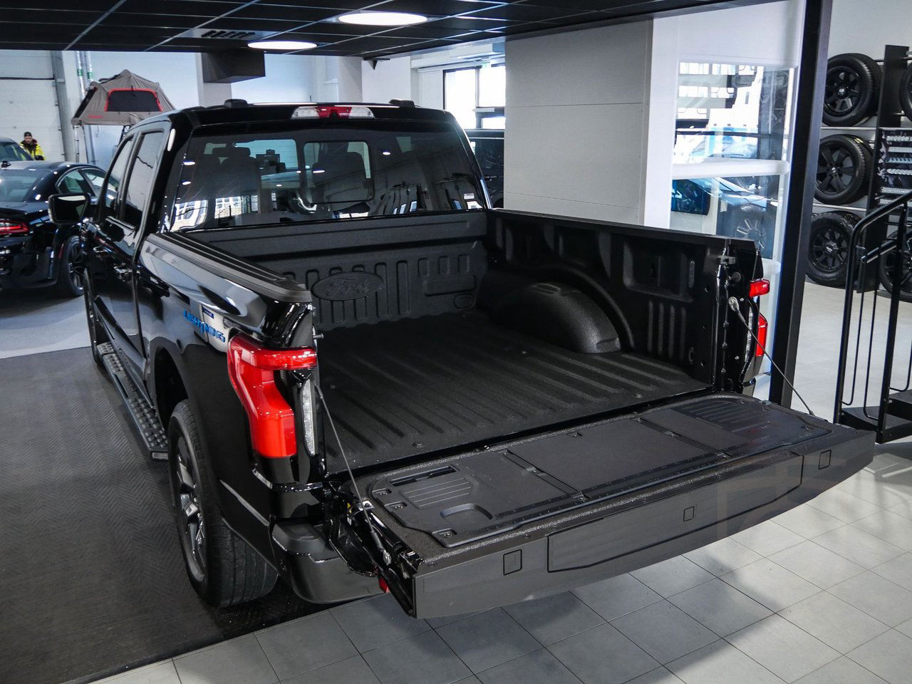 Ford F-150  F150 Lightning Lariat Extended Range