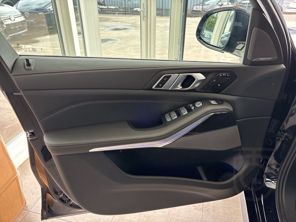 BMW X7 xDrive 40d MSport PRO 6-SITZE+PANO SKY+AHK+H&