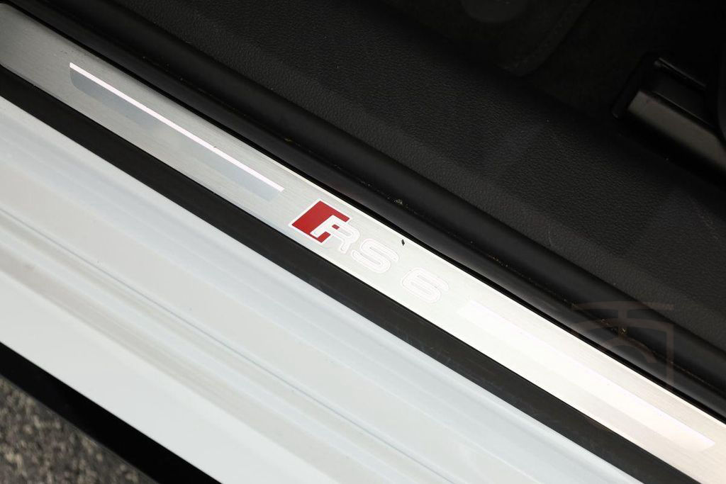 Audi RS6 Avant performance Leder Laser Pano BO 22" RS