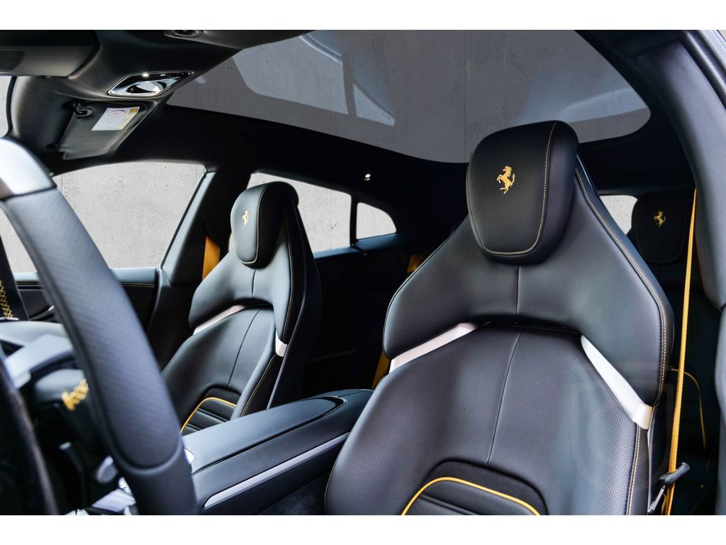 Ferrari Purosangue *Matt*Carbon+LED*Lift*360°*Privacy*