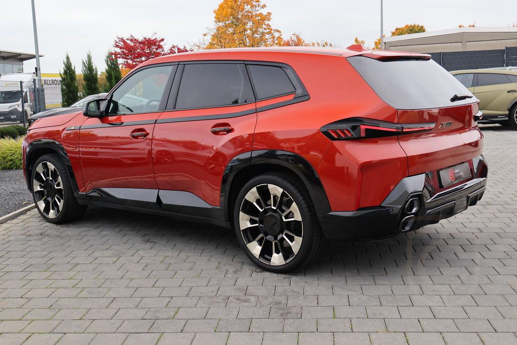 BMW XM "INDIVIDUAL" B&W-AHK-Massage-DriversP.-Iconic