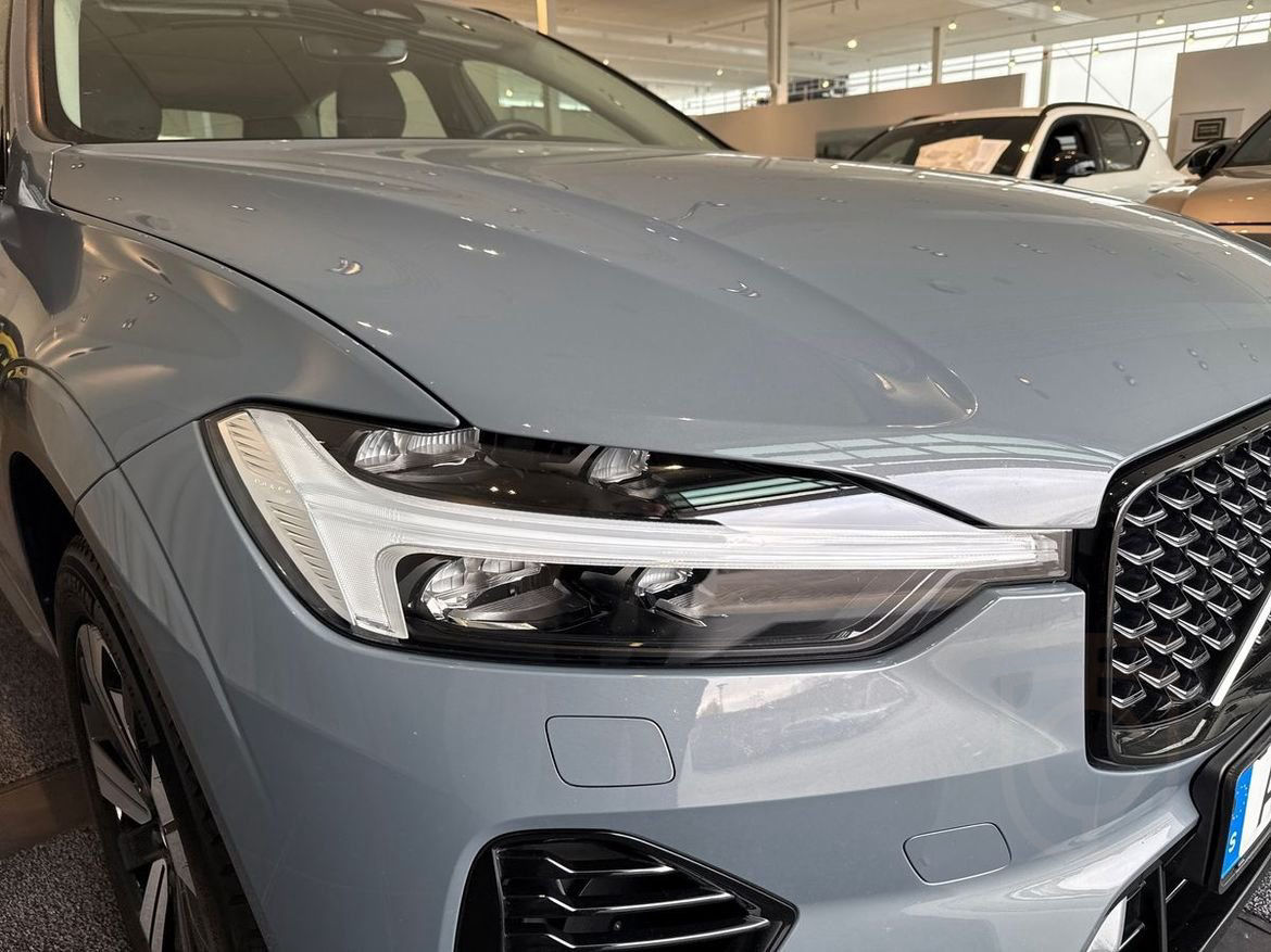 Volvo XC60 Recharge T6 Plus Dark Edition.