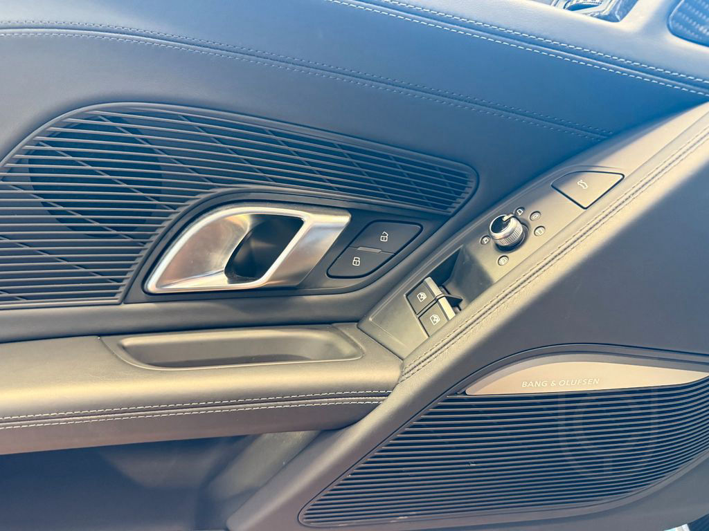 Audi R8 Coupe 5.2 FSI quattro performance/K.Brem/Carb