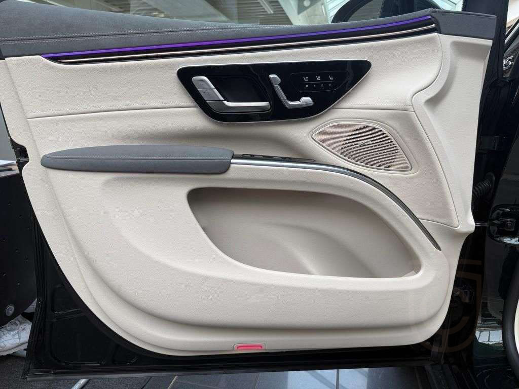 Mercedes-Benz EQS SUV