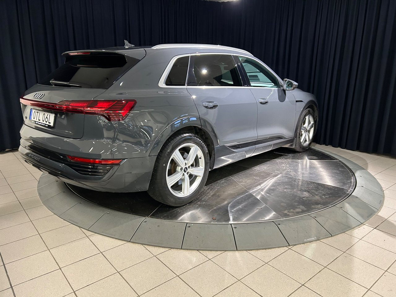 Audi Q8 50 e-tron quattro