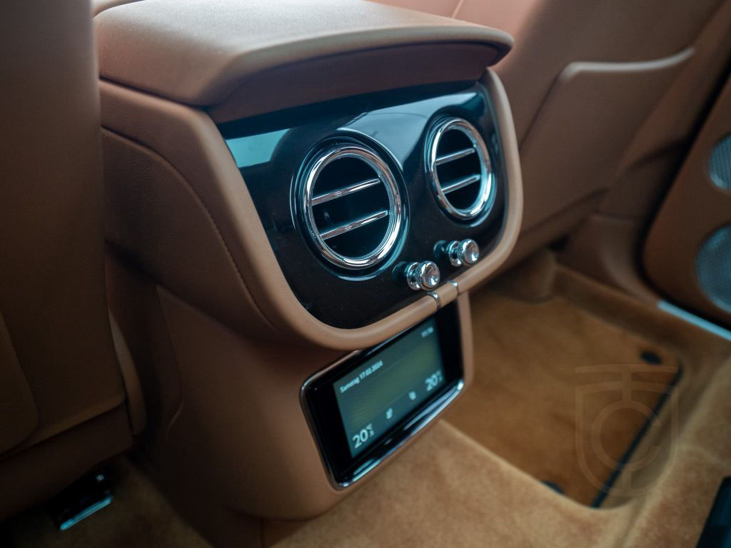 Bentley Bentayga Azure V8