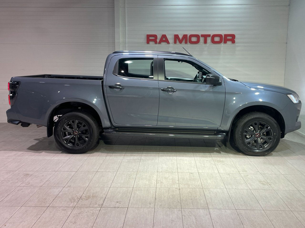 Isuzu D-Max XRX CNG