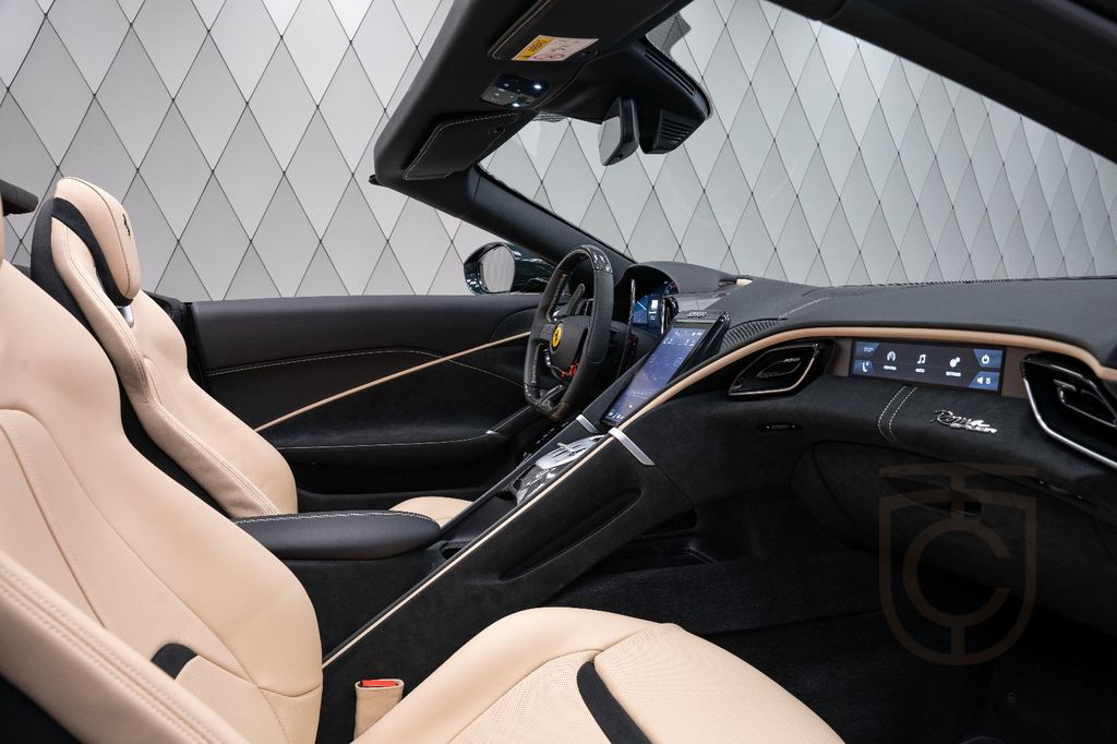 Ferrari Roma Spider 2025 GREEN/BEIGE MAGNERIDE