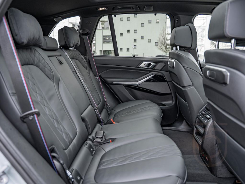BMW X5 xDr 40d M-Sport Pro 7-SITZ AHK LUFTFEDER H/K