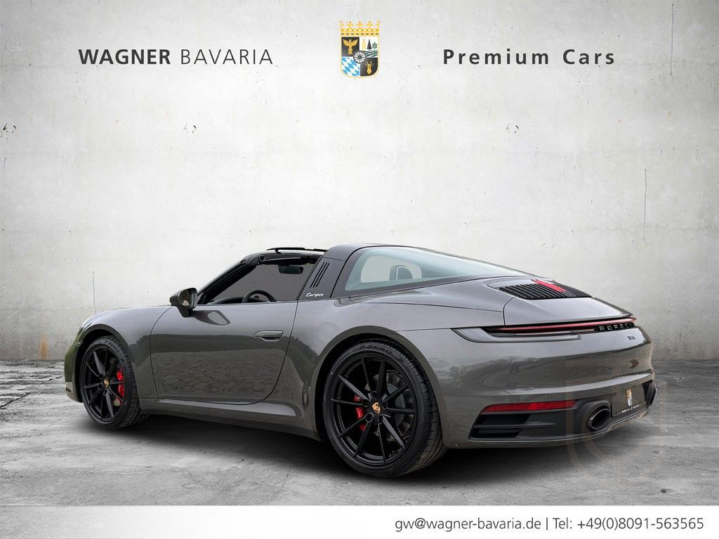 Porsche 992 911 Targa 4 S Tageszul achatgrau Top Komb
