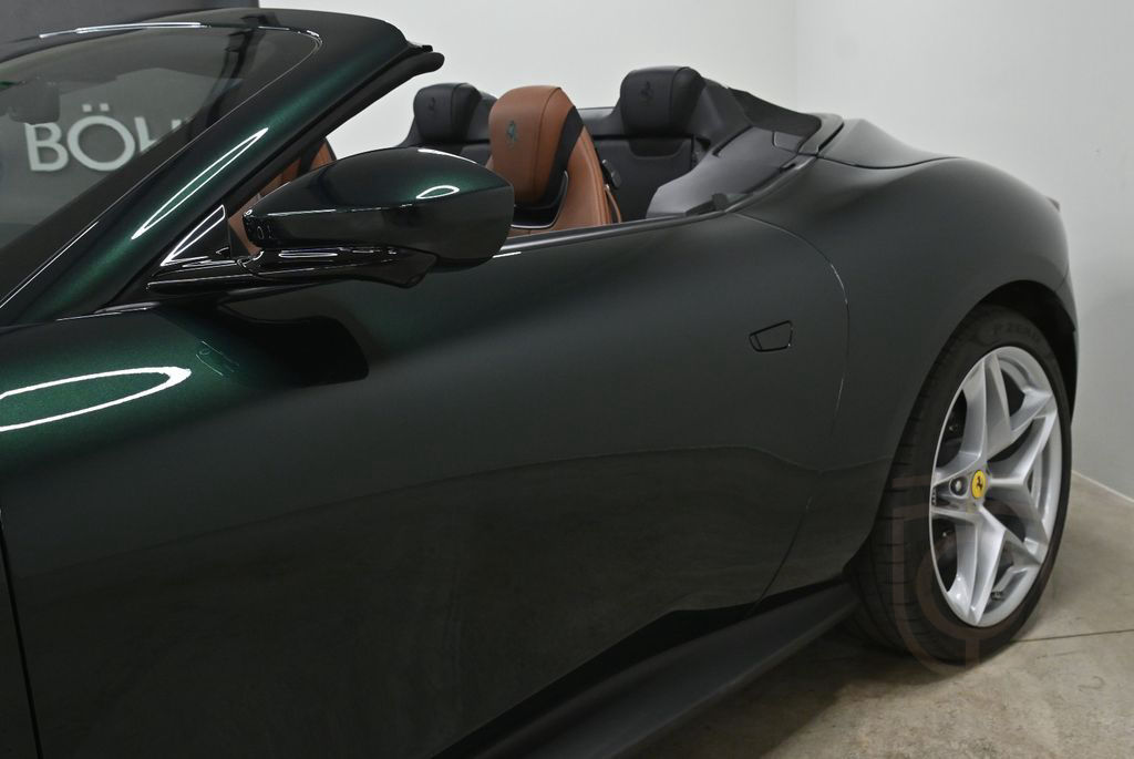 Ferrari Roma Spider