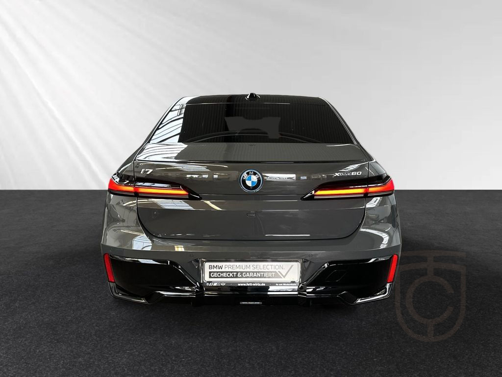 BMW i7 xDrive60 M Sport Pro|SkyLounge|AHK|Massage