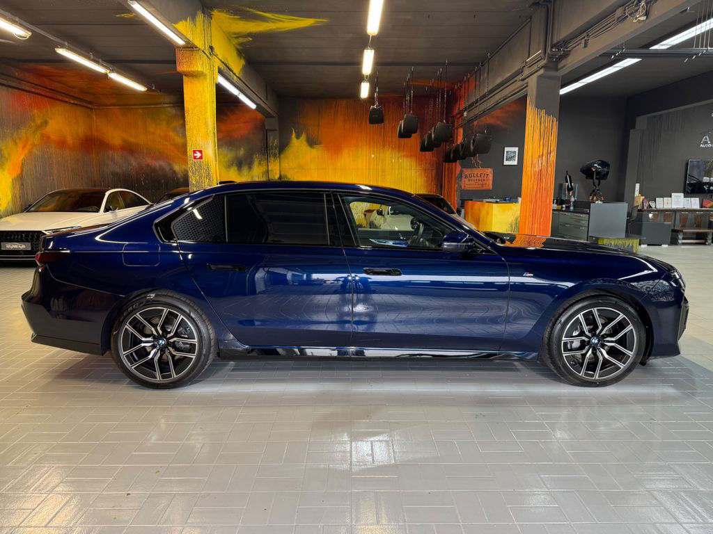 BMW 740d xDrive M Sport~PANO SKY~KAMERA 360~HEAD-UP
