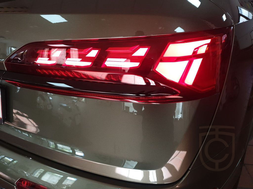 Audi SQ7 SUV TFSI 373 kW exklusive*Matrix-LED*AHK*HUD