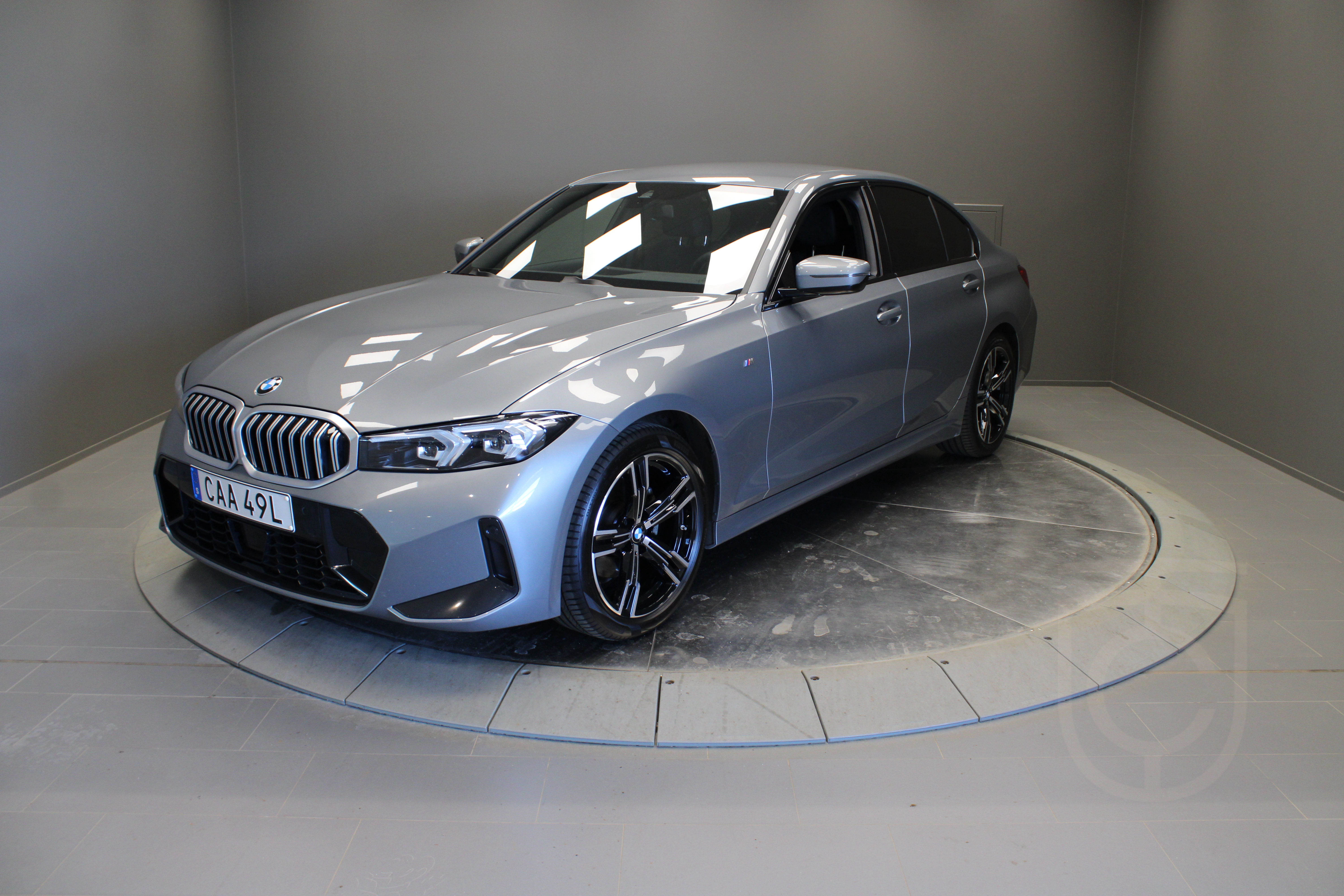 BMW 320i xDrive Sedan