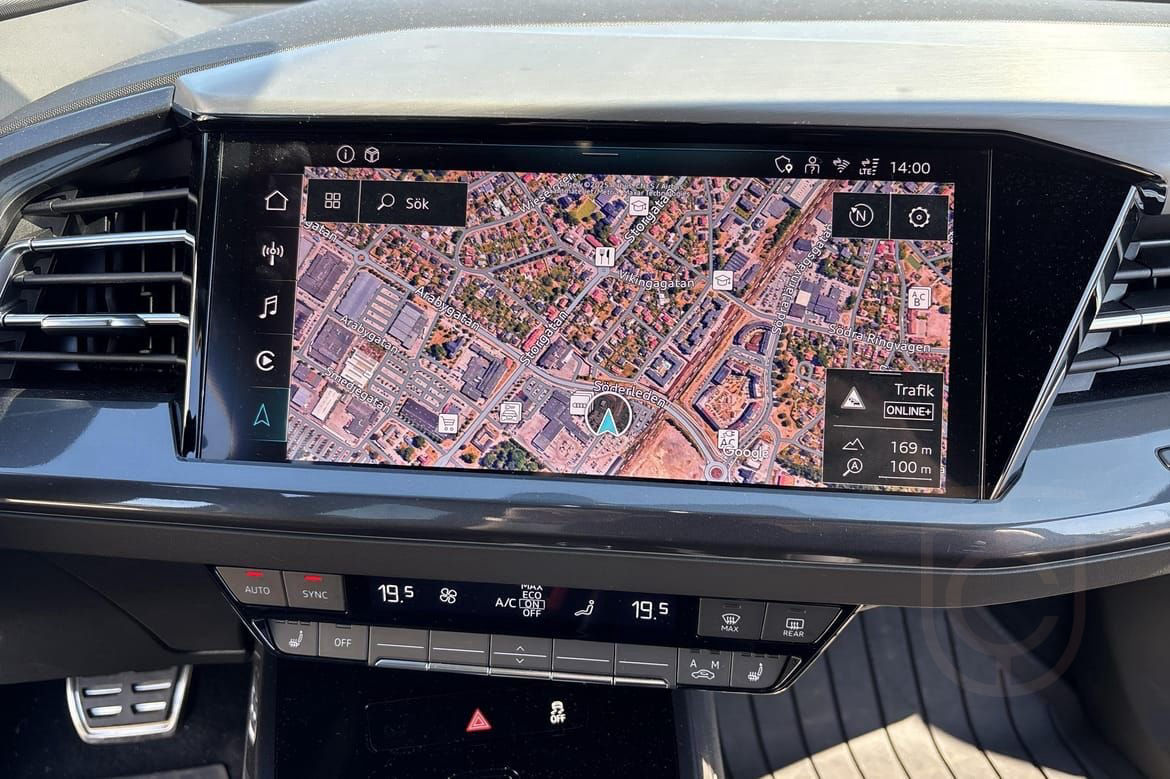 Audi Q4 45 e-tron quattro S-line Matrix