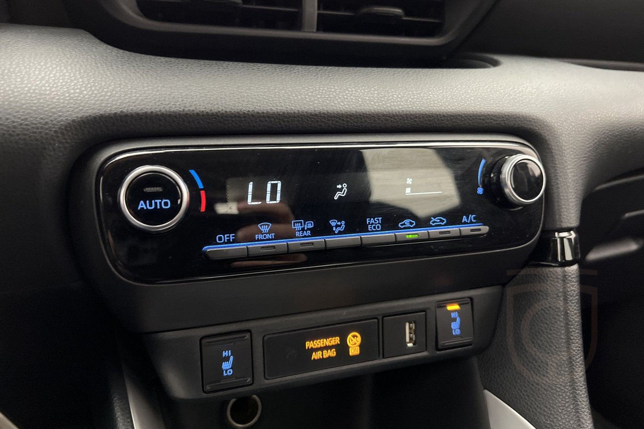 Mazda 2 Hybrid
