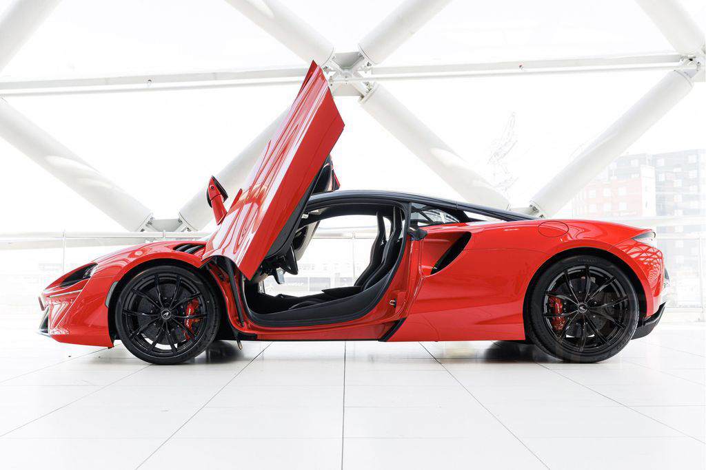 McLaren Artura 3.0 V6 Plug-in | Performance | Black Pack