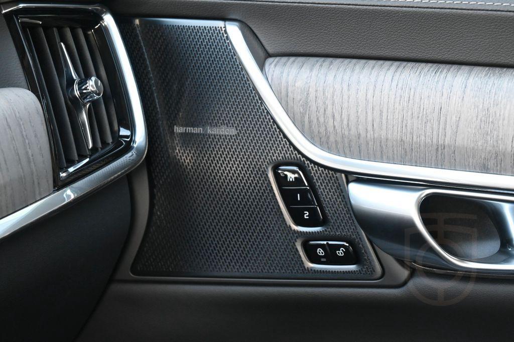Volvo V90 B4 D AWD Cross Country Plus*Pano*STHZG*AHK