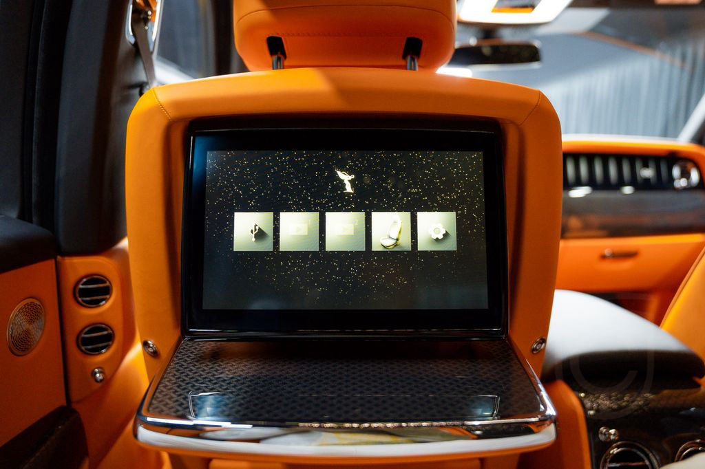 Rolls-Royce Cullinan Black Badge 4Seats Starlight 2025 FULL