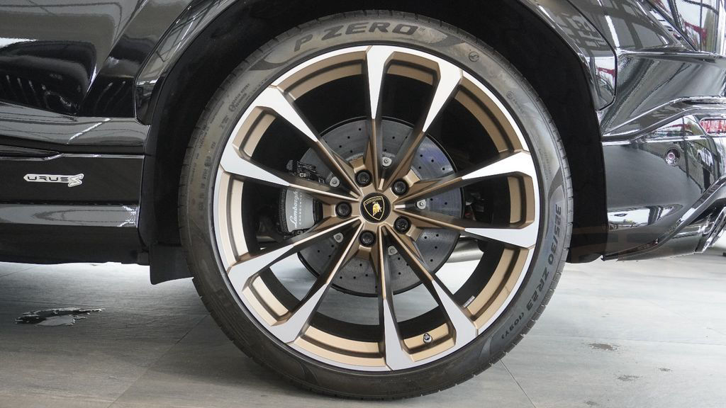 Lamborghini Urus S 4.0 V8 Sport*CARBON*SOFT*B&O*23"*NEW*