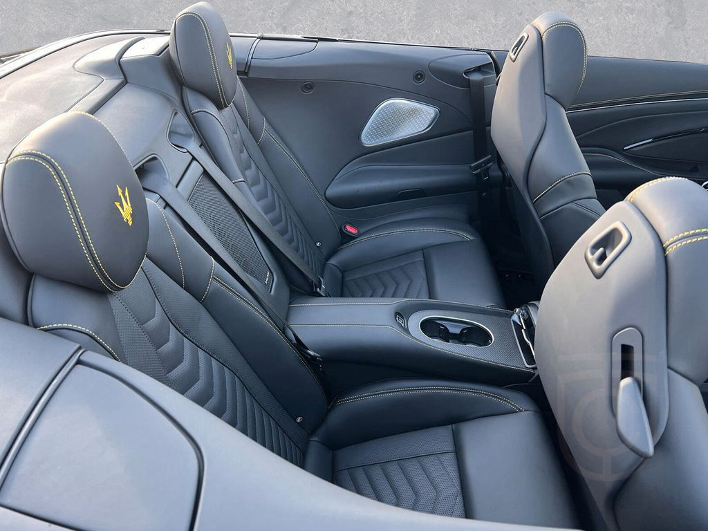 Maserati GranCabrio Trofeo V6 AWD ACC HUD LED