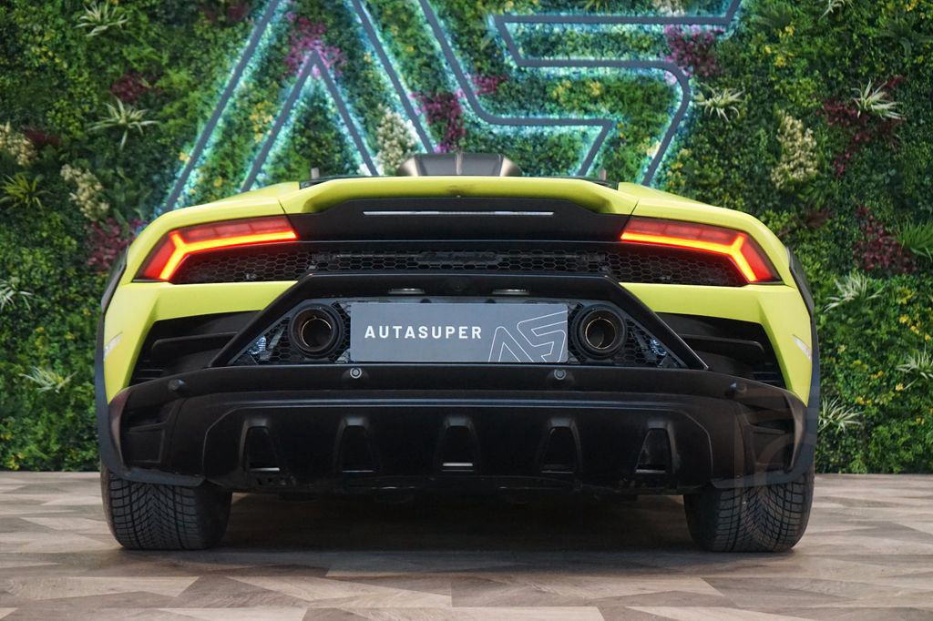 Lamborghini Huracán Sterrato*Ad-PERS*63*MATT*300.826€ NETTO